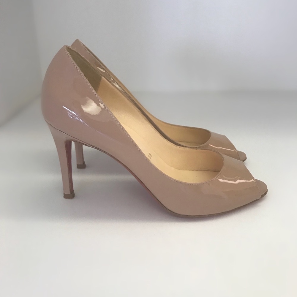 Christian Louboutin Peep toe Nude Patent size 36